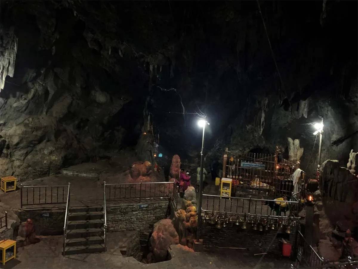 Halesi Maratika Cave Tour