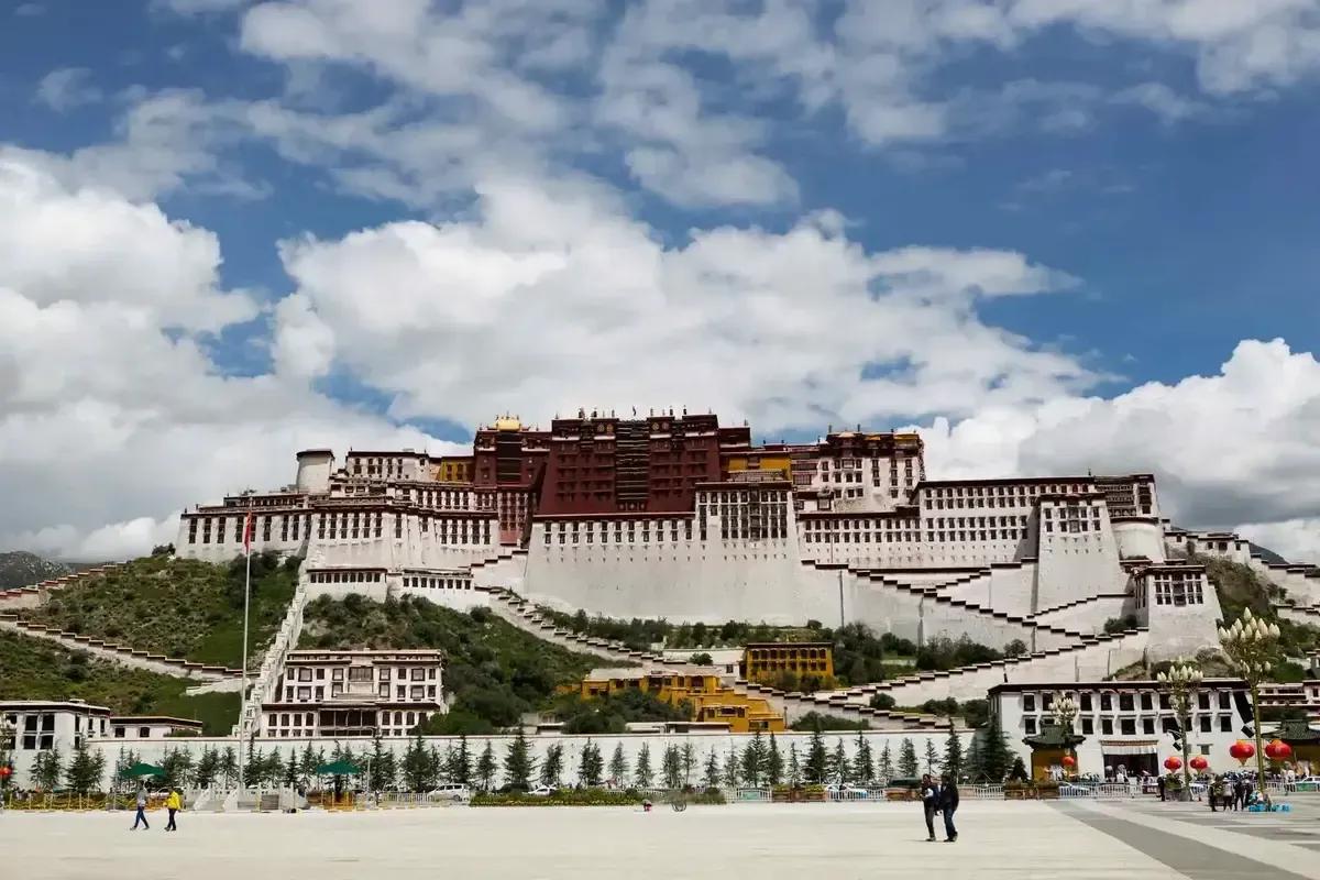 tibet tour image