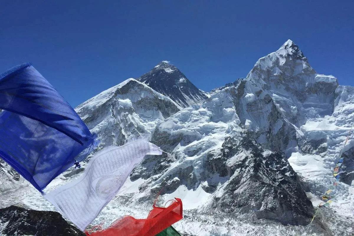 Everest Three High Passes Trek image 2