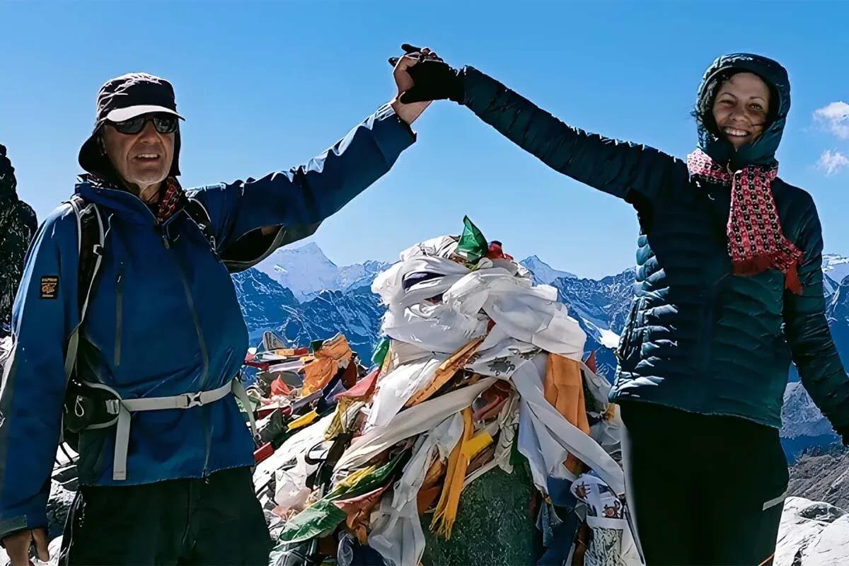 Everest Three High Passes Trek image 1