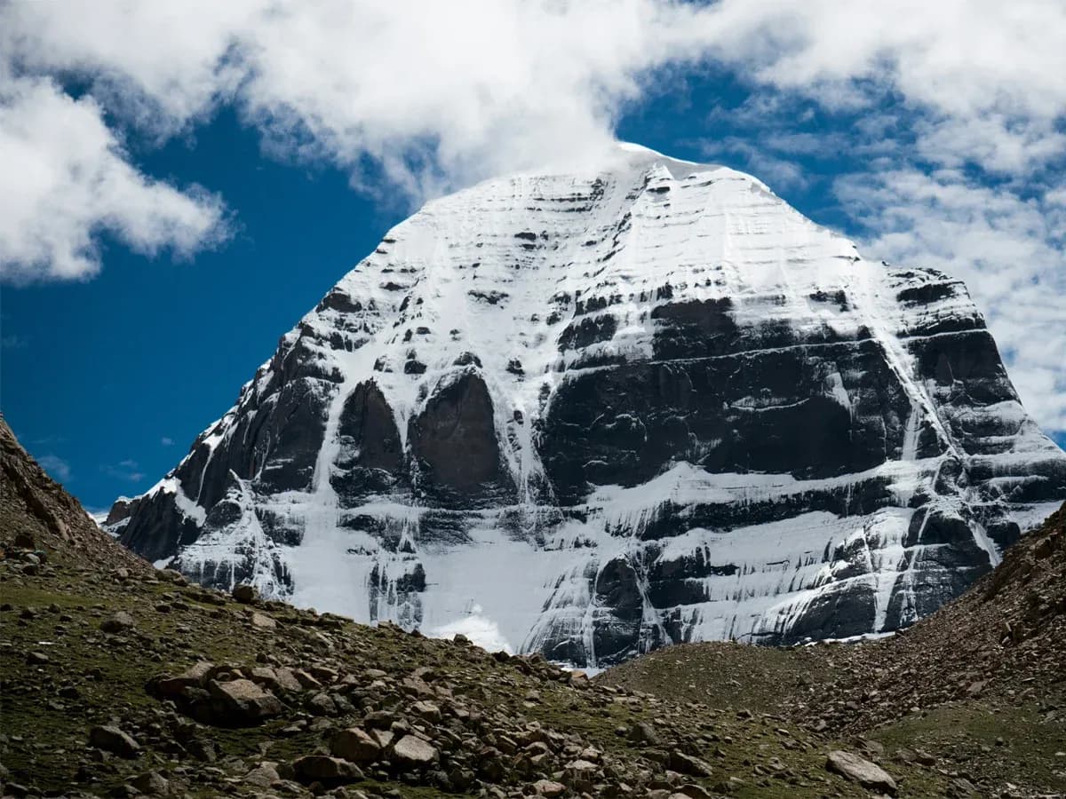 Mount Kailash tour via Lhasa