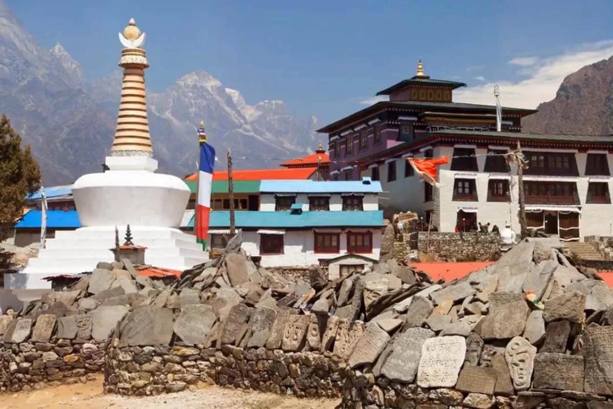 Everest Mani Rimdu Festival Trek image 1