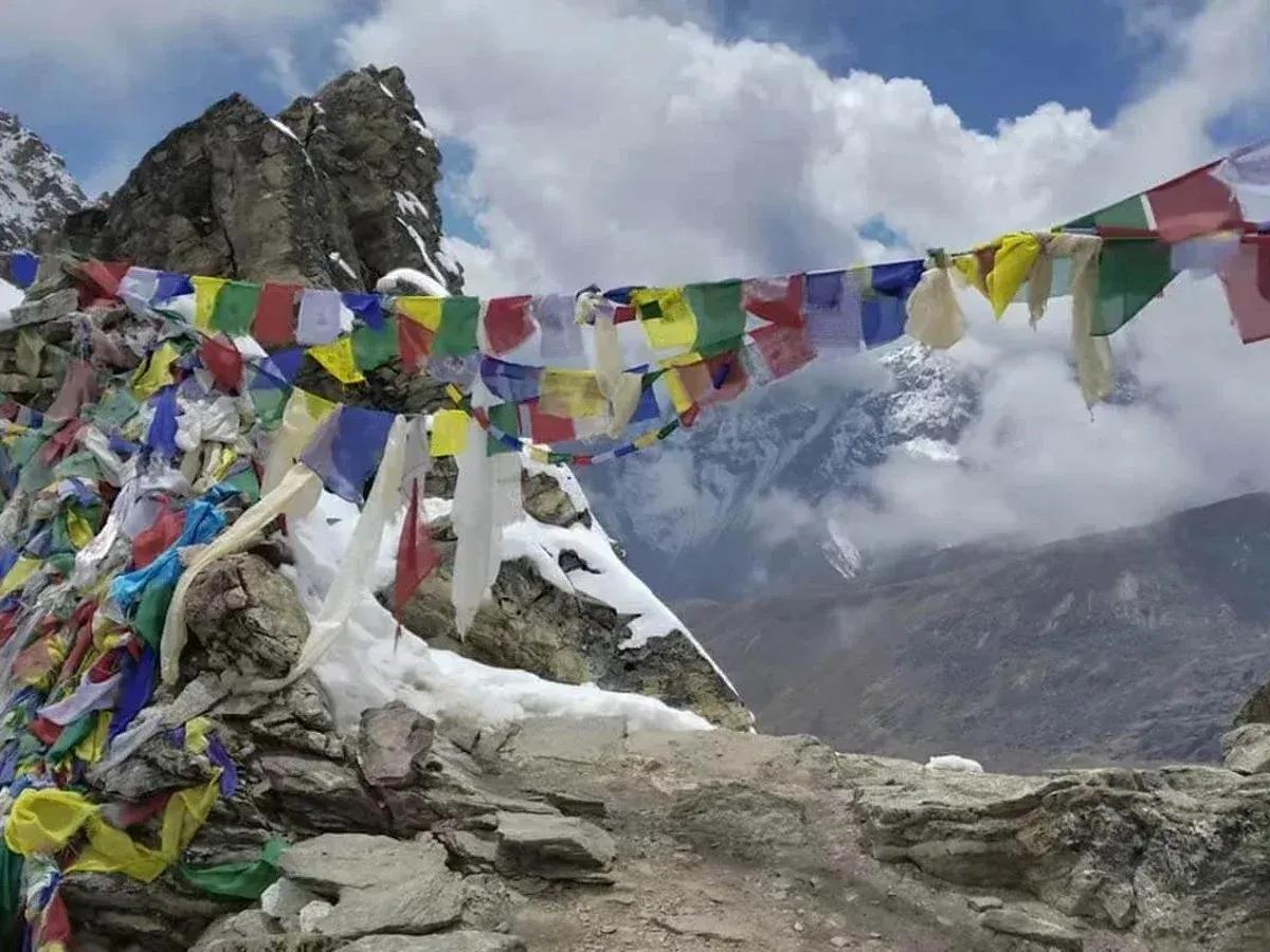 Renjo La Pass Trek