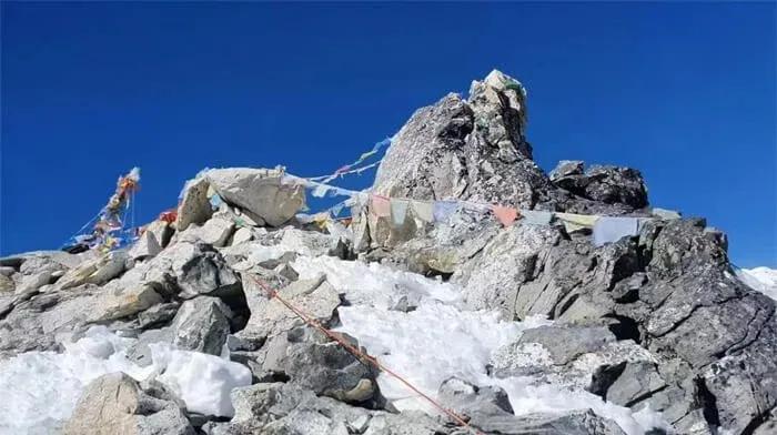 Yala Peak Climbing