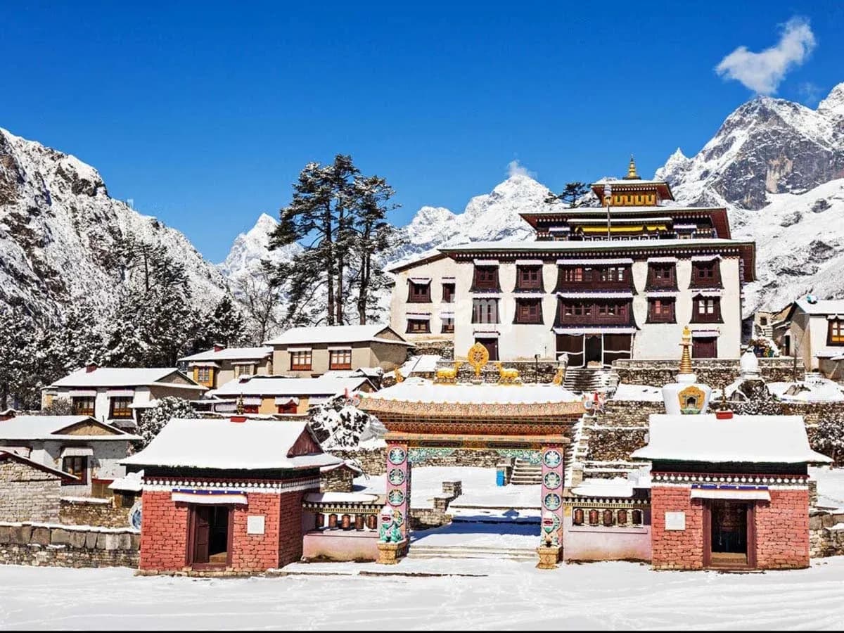 Everest Luxury Trek