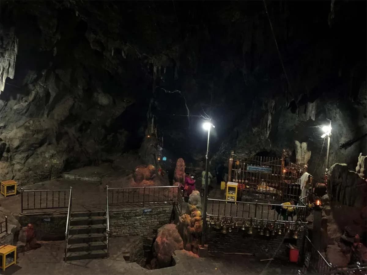 Halesi Maratika Cave Tour