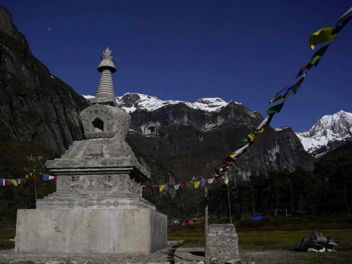 Makalu Base camp Trek